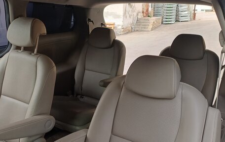 KIA Carnival III, 2018 год, 2 490 000 рублей, 9 фотография