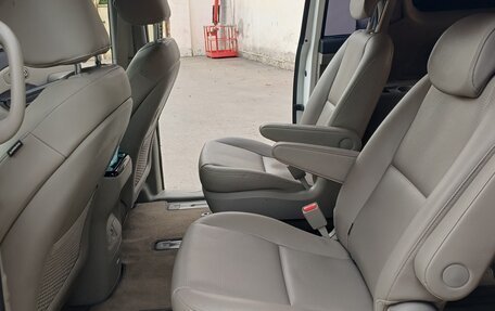 KIA Carnival III, 2018 год, 2 490 000 рублей, 10 фотография