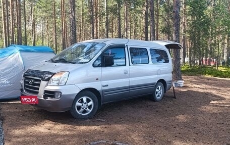 Hyundai H-1 II рестайлинг, 2005 год, 550 000 рублей, 10 фотография