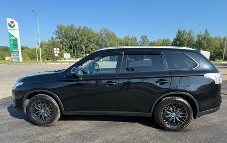 Mitsubishi Outlander III рестайлинг 3, 2014 год, 1 550 000 рублей, 2 фотография