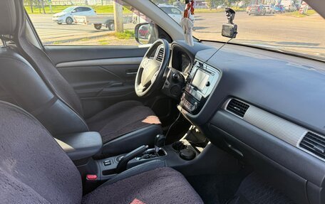 Mitsubishi Outlander III рестайлинг 3, 2014 год, 1 550 000 рублей, 8 фотография