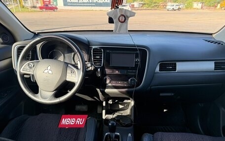 Mitsubishi Outlander III рестайлинг 3, 2014 год, 1 550 000 рублей, 12 фотография