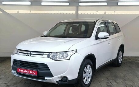 Mitsubishi Outlander III рестайлинг 3, 2014 год, 1 139 000 рублей, 1 фотография