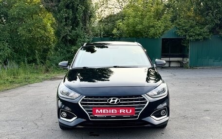 Hyundai Solaris II рестайлинг, 2017 год, 1 300 000 рублей, 2 фотография