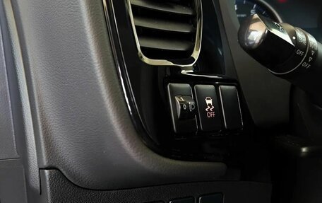 Mitsubishi Outlander III рестайлинг 3, 2014 год, 1 139 000 рублей, 10 фотография