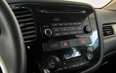 Mitsubishi Outlander III рестайлинг 3, 2014 год, 1 139 000 рублей, 7 фотография
