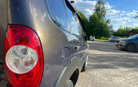 Chevrolet Niva I рестайлинг, 2013 год, 565 000 рублей, 2 фотография