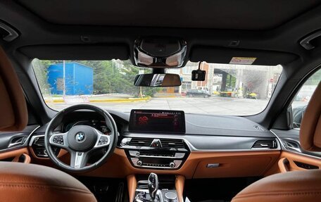 BMW 5 серия, 2022 год, 3 200 000 рублей, 10 фотография