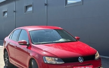 Volkswagen Jetta VI, 2011 год, 980 000 рублей, 3 фотография