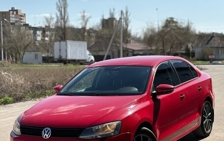 Volkswagen Jetta VI, 2011 год, 980 000 рублей, 2 фотография