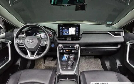 Toyota RAV4, 2022 год, 2 680 000 рублей, 8 фотография