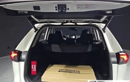 Toyota RAV4, 2022 год, 2 680 000 рублей, 5 фотография