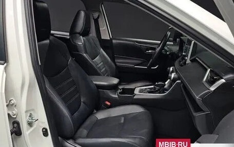 Toyota RAV4, 2022 год, 2 680 000 рублей, 14 фотография