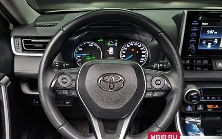 Toyota RAV4, 2022 год, 2 680 000 рублей, 9 фотография