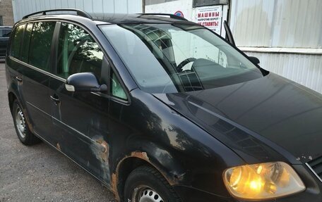 Volkswagen Touran III, 2006 год, 525 000 рублей, 3 фотография