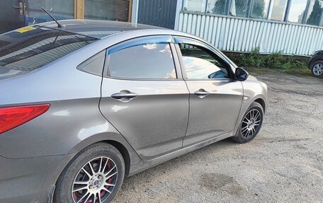 Hyundai Solaris II рестайлинг, 2012 год, 680 000 рублей, 3 фотография