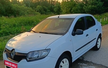 Renault Logan II, 2015 год, 670 000 рублей, 1 фотография