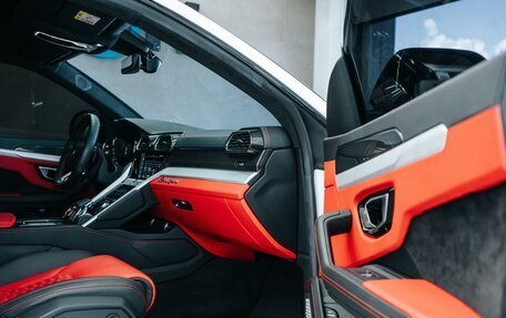 Lamborghini Urus I, 2020 год, 26 000 000 рублей, 28 фотография