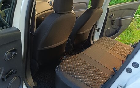 Renault Logan II, 2015 год, 670 000 рублей, 11 фотография