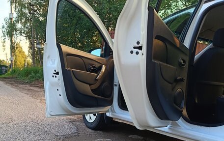 Renault Logan II, 2015 год, 670 000 рублей, 10 фотография