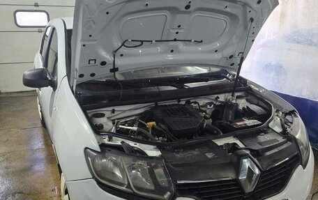 Renault Logan II, 2015 год, 670 000 рублей, 12 фотография