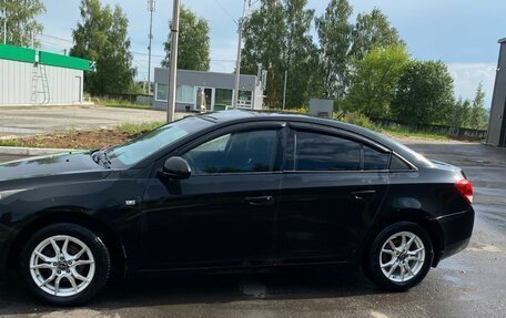 Chevrolet Cruze II, 2010 год, 580 000 рублей, 2 фотография