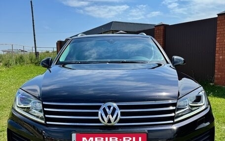 Volkswagen Touareg III, 2015 год, 2 690 000 рублей, 2 фотография