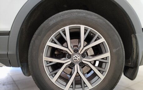 Volkswagen Tiguan II, 2019 год, 1 989 000 рублей, 7 фотография