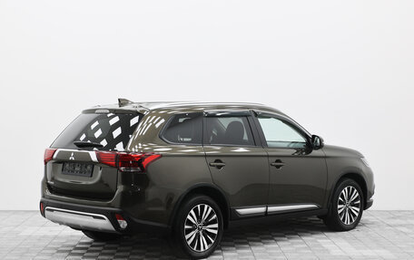 Mitsubishi Outlander III рестайлинг 3, 2020 год, 2 159 000 рублей, 3 фотография