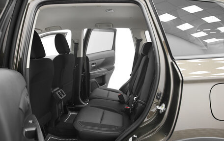 Mitsubishi Outlander III рестайлинг 3, 2020 год, 2 159 000 рублей, 19 фотография