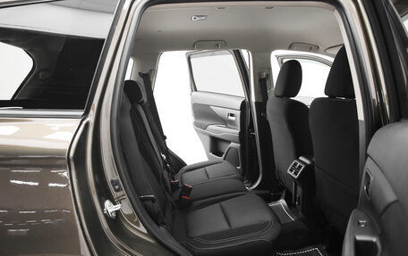 Mitsubishi Outlander III рестайлинг 3, 2020 год, 2 159 000 рублей, 18 фотография