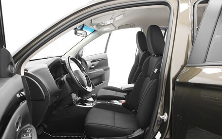 Mitsubishi Outlander III рестайлинг 3, 2020 год, 2 159 000 рублей, 17 фотография