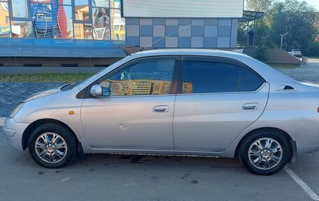Toyota Prius IV XW50, 2000 год, 320 000 рублей, 4 фотография