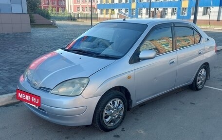 Toyota Prius IV XW50, 2000 год, 320 000 рублей, 3 фотография