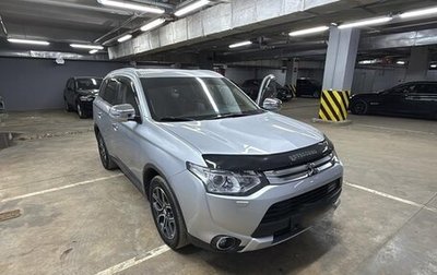Mitsubishi Outlander III рестайлинг 3, 2014 год, 2 450 000 рублей, 1 фотография