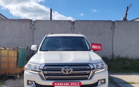 Toyota Land Cruiser 200, 2016 год, 5 900 000 рублей, 2 фотография