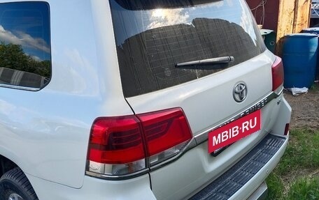Toyota Land Cruiser 200, 2016 год, 5 900 000 рублей, 4 фотография
