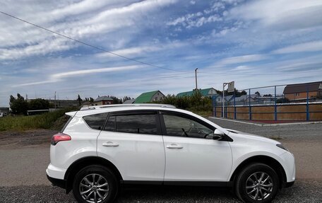 Toyota RAV4, 2015 год, 2 000 000 рублей, 4 фотография