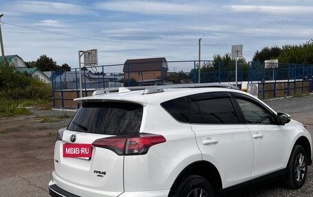 Toyota RAV4, 2015 год, 2 000 000 рублей, 5 фотография