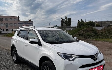 Toyota RAV4, 2015 год, 2 000 000 рублей, 3 фотография