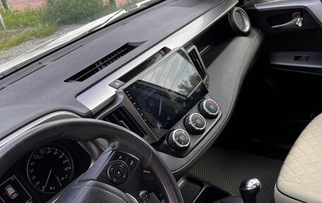 Toyota RAV4, 2015 год, 2 000 000 рублей, 12 фотография