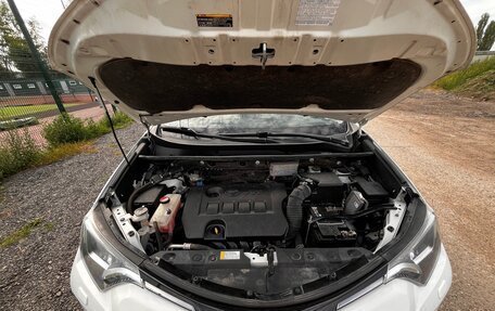 Toyota RAV4, 2015 год, 2 000 000 рублей, 18 фотография