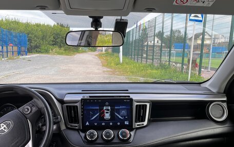 Toyota RAV4, 2015 год, 2 000 000 рублей, 11 фотография