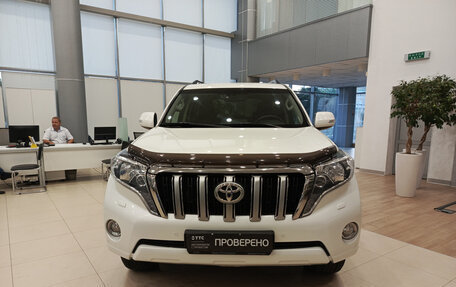 Toyota Land Cruiser Prado 150 рестайлинг 2, 2015 год, 3 690 000 рублей, 2 фотография
