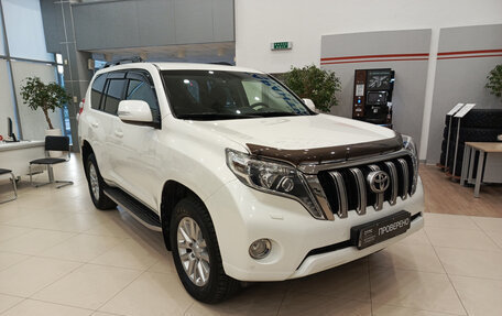 Toyota Land Cruiser Prado 150 рестайлинг 2, 2015 год, 3 690 000 рублей, 3 фотография