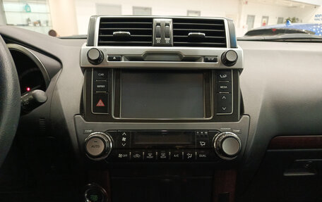 Toyota Land Cruiser Prado 150 рестайлинг 2, 2015 год, 3 690 000 рублей, 18 фотография
