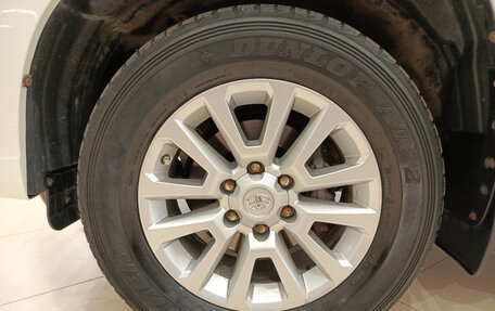 Toyota Land Cruiser Prado 150 рестайлинг 2, 2015 год, 3 690 000 рублей, 22 фотография