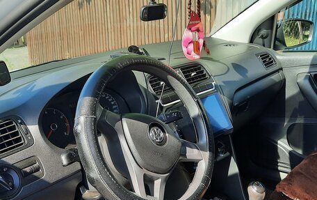 Volkswagen Polo VI (EU Market), 2017 год, 900 000 рублей, 5 фотография