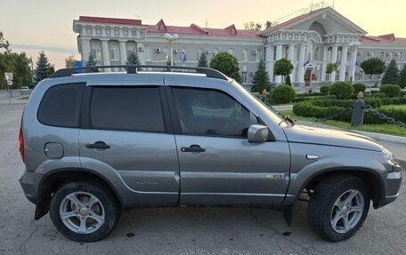 Chevrolet Niva I рестайлинг, 2009 год, 630 000 рублей, 4 фотография