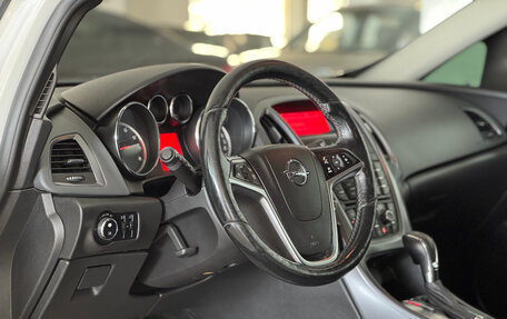 Opel Astra J, 2013 год, 600 000 рублей, 11 фотография